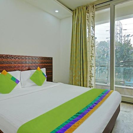 Itsy Hotels Nyra 古尔冈 外观 照片
