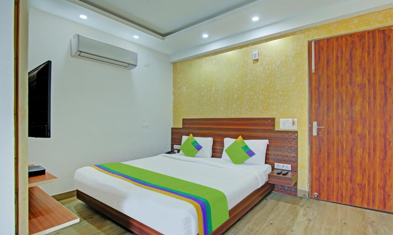Itsy Hotels Nyra 古尔冈 外观 照片